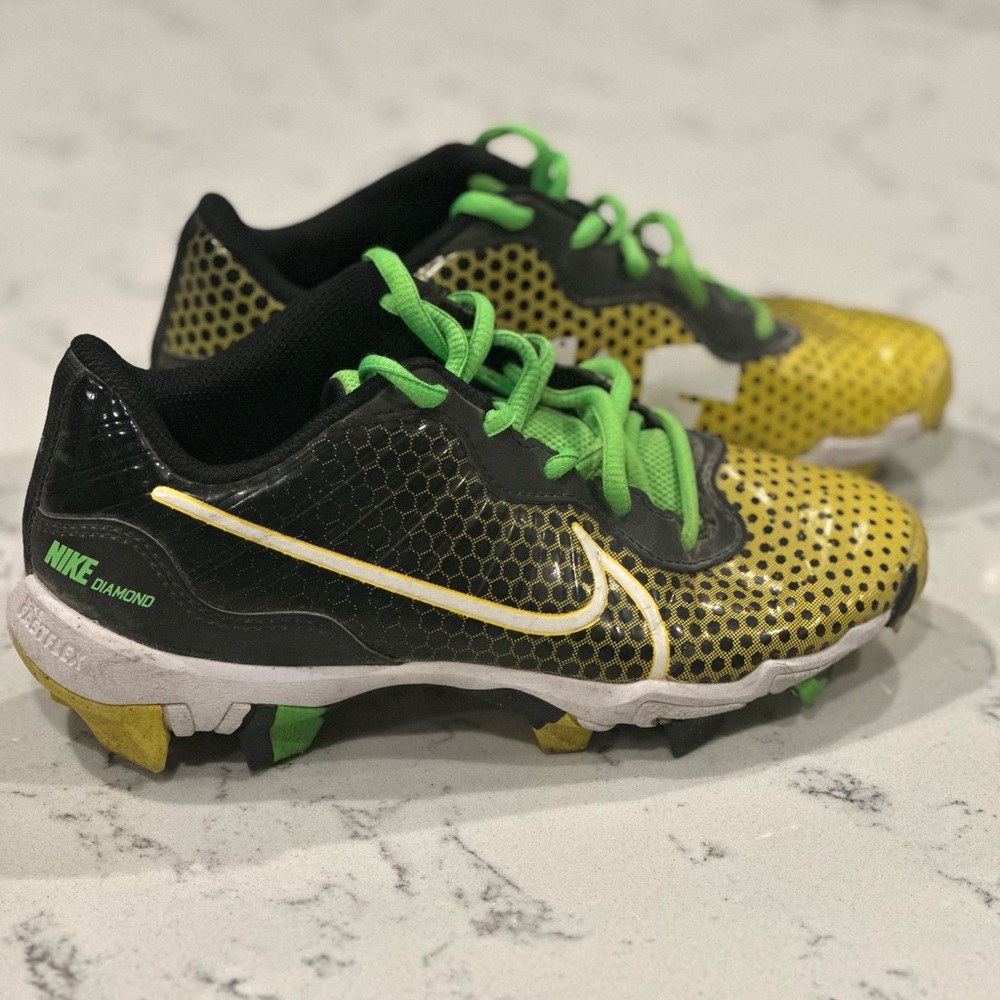 Nike kids baseball cleats